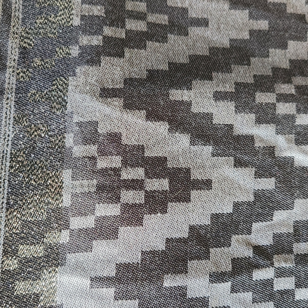 Chic Chevron Patterned Throw Blanket - image 6